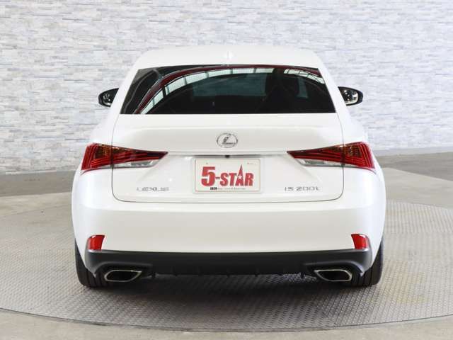 TOYOTA LEXUS IS200t 2017