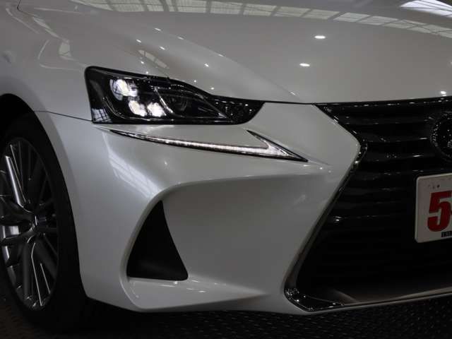 TOYOTA LEXUS IS200t 2017