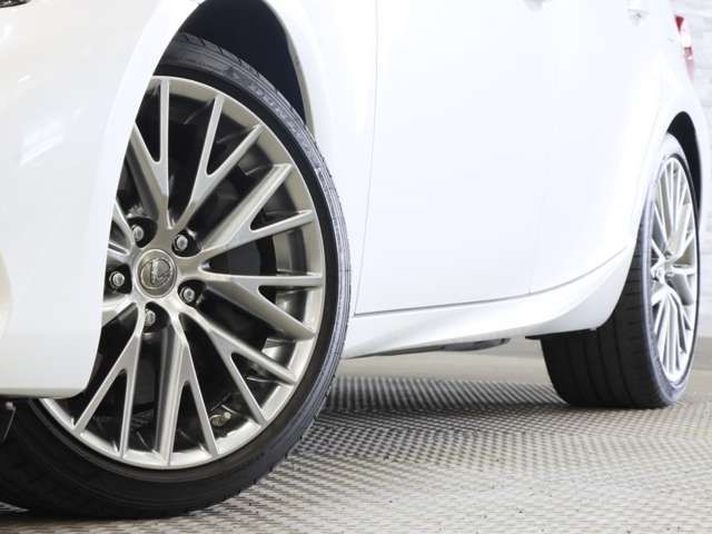 TOYOTA LEXUS IS200t 2017