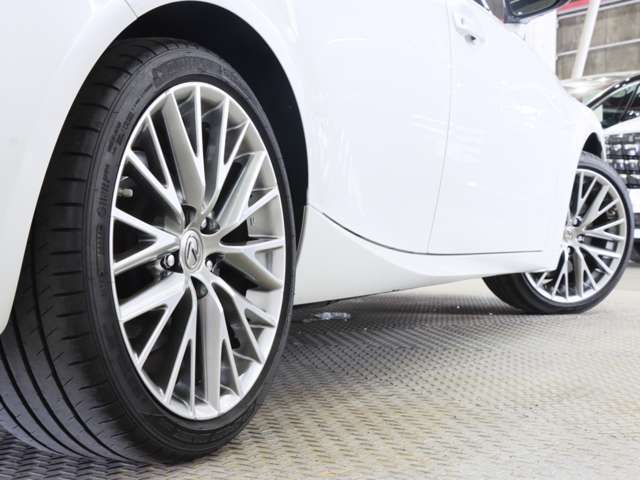 TOYOTA LEXUS IS200t 2017