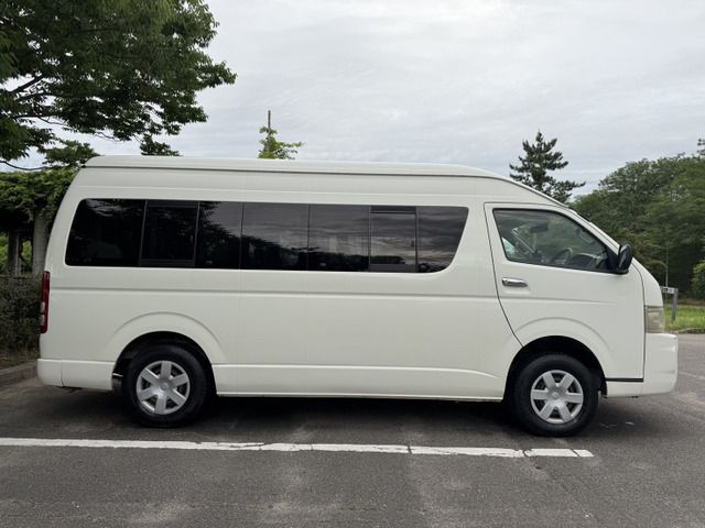 TOYOTA HIACE COMMUTER 4WD 2007