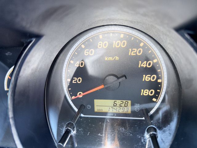 TOYOTA HIACE COMMUTER 4WD 2007