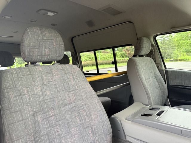 TOYOTA HIACE COMMUTER 4WD 2007