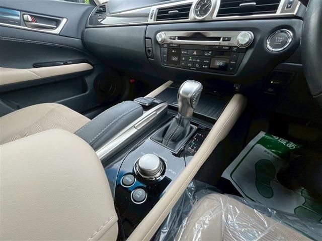 TOYOTA LEXUS GS200t 2017