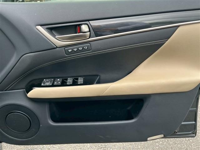 TOYOTA LEXUS GS200t 2017