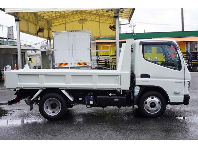 MITSUBISHI CANTER 2024