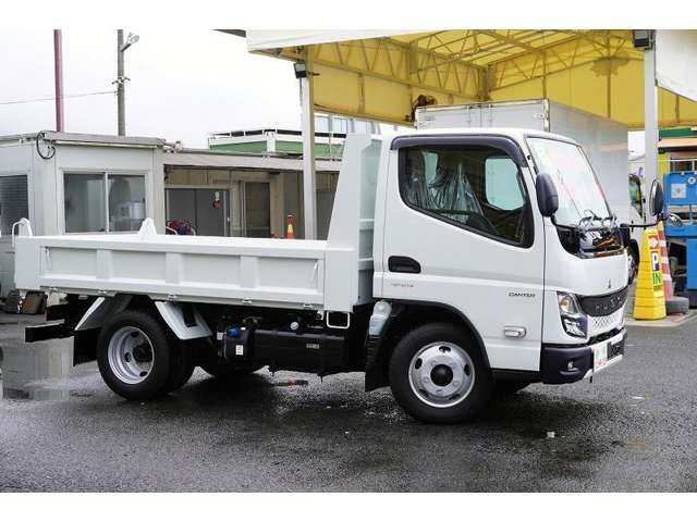 MITSUBISHI CANTER 2024