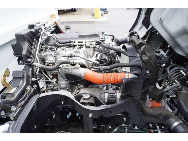 MITSUBISHI CANTER 2024