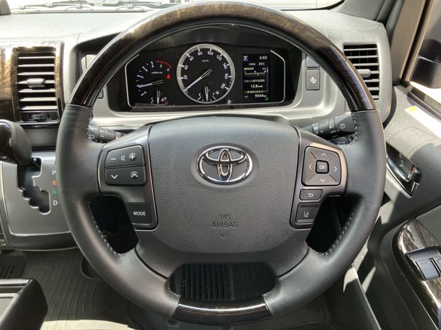 TOYOTA HIACE van 2WD 2024