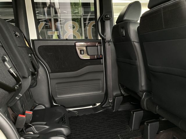 HONDA N BOX CUSTOM 4WD 2017