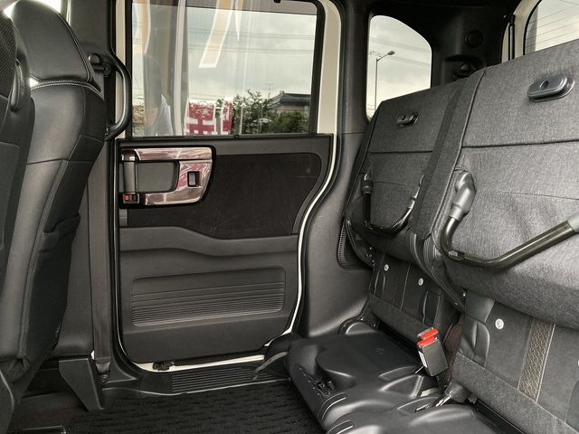 HONDA N BOX CUSTOM 4WD 2017