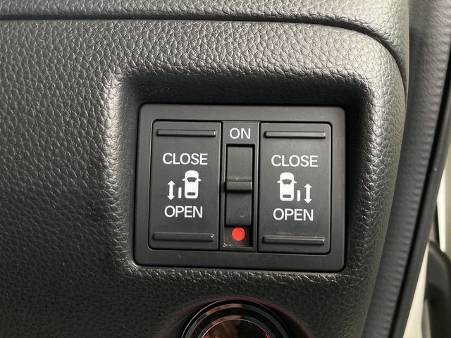 HONDA N BOX CUSTOM 4WD 2017