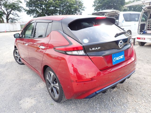 NISSAN LEAF 2018