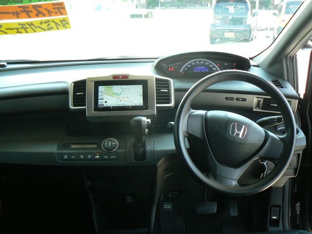 HONDA FREED Spike 2010