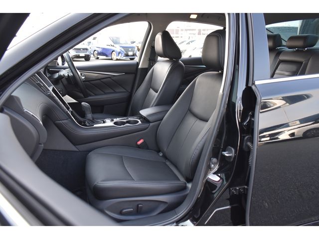 NISSAN SKYLINE HYBRID 2020