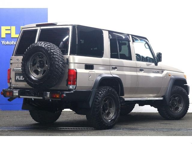 TOYOTA LANDCRUISER van 2015