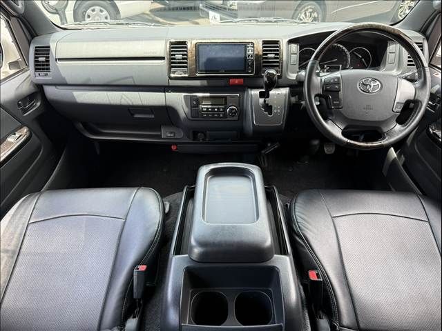 TOYOTA HIACE van 2WD 2018