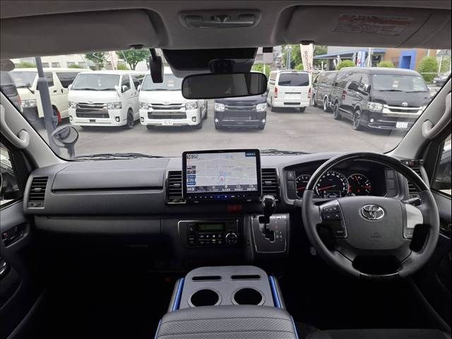TOYOTA HIACE van 2WD 2018