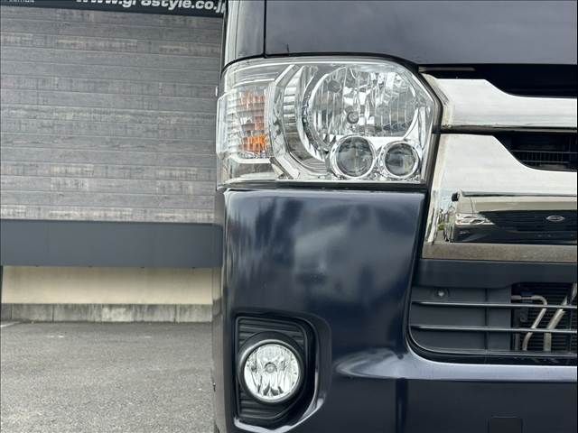 TOYOTA HIACE van 2WD 2018