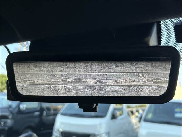 TOYOTA HIACE van 2WD 2024