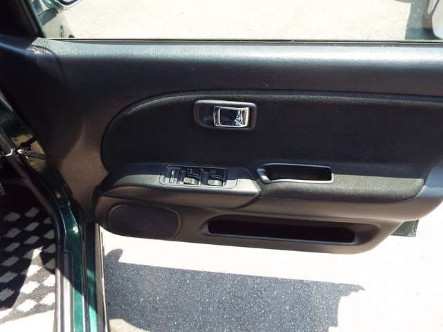 DAIHATSU MIRA GINO 2003