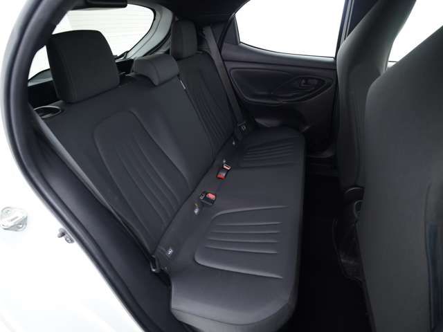 TOYOTA YARIS HYBRID 2023