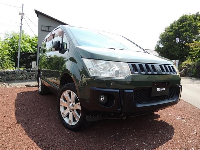 MITSUBISHI DELICA D:5 2WD 2010
