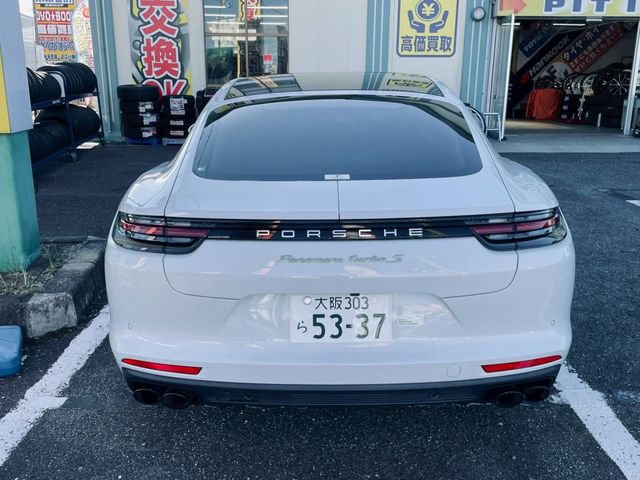 PORSCHE PORSCHE PANAMERA 2018