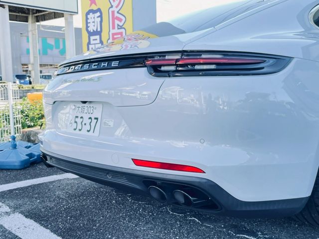 PORSCHE PORSCHE PANAMERA 2018