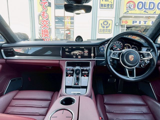 PORSCHE PORSCHE PANAMERA 2018