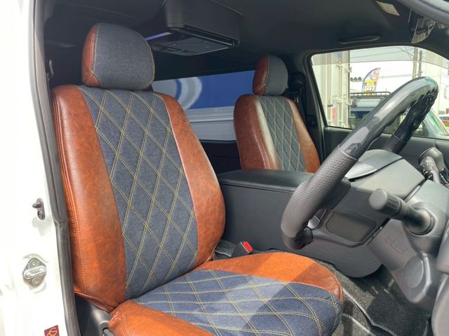 TOYOTA HIACE van 4WD 2023