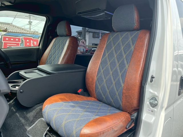 TOYOTA HIACE van 4WD 2023