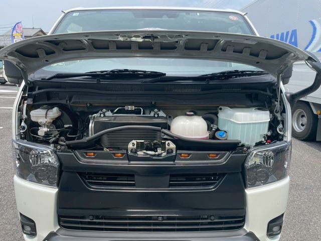 TOYOTA HIACE van 4WD 2023