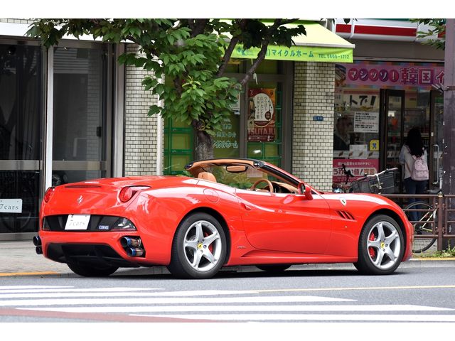 FERRARI FERRARI California 2010