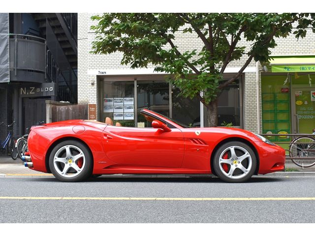 FERRARI FERRARI California 2010