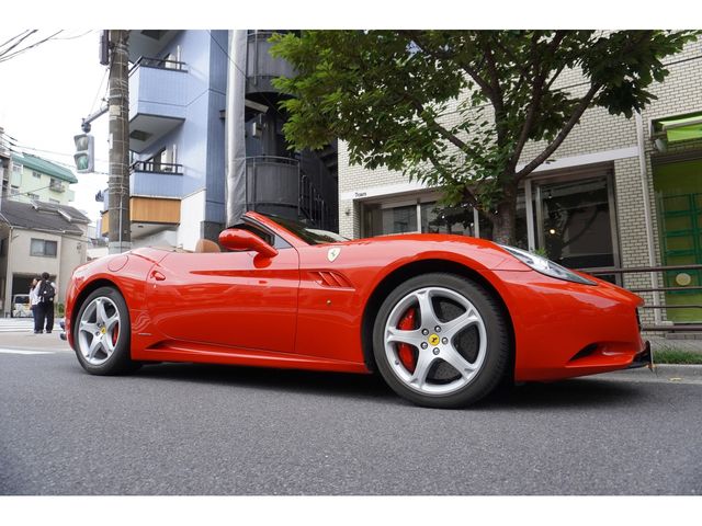 FERRARI FERRARI California 2010