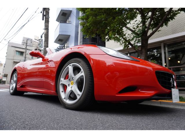 FERRARI FERRARI California 2010