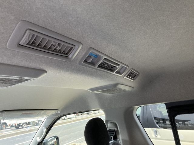 TOYOTA HIACE wagon 4WD 2025