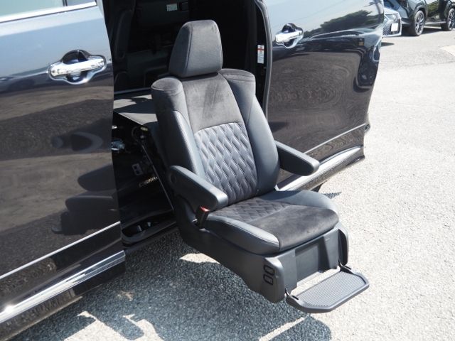 TOYOTA ALPHARD hybrid 4WD 2016