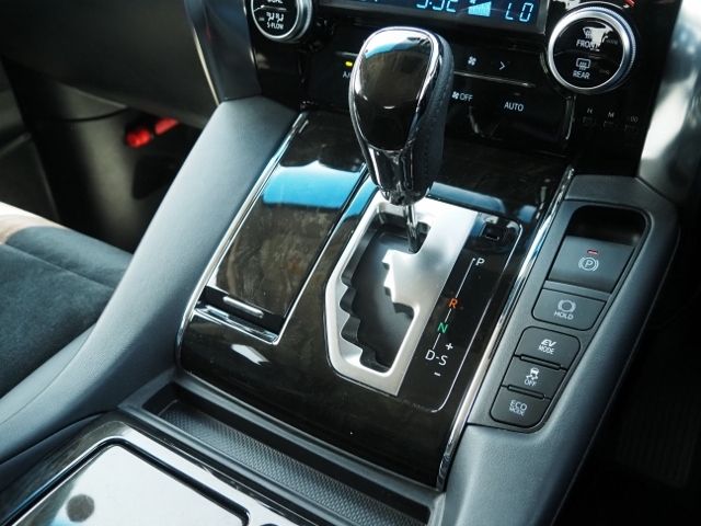 TOYOTA ALPHARD hybrid 4WD 2016