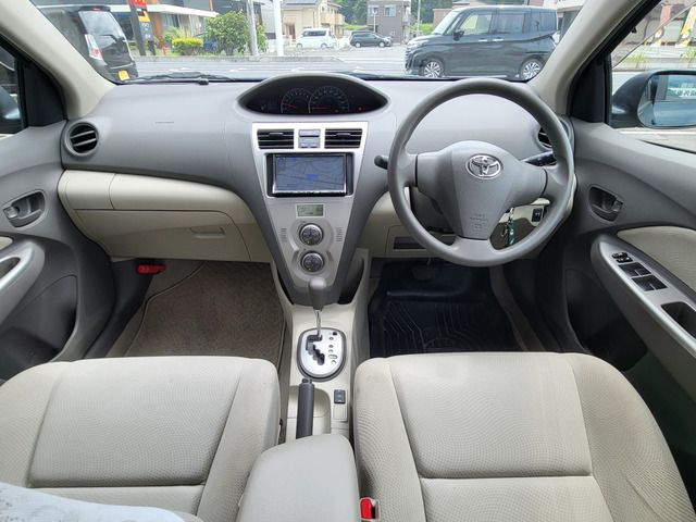 TOYOTA BELTA 2010