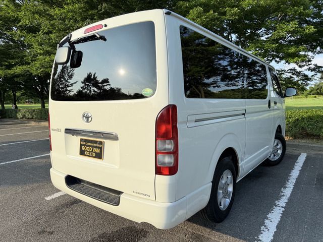 TOYOTA HIACE van 4WD 2012