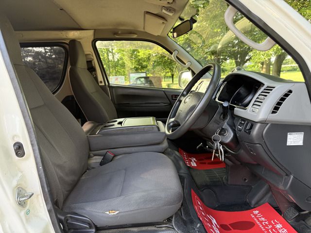 TOYOTA HIACE van 4WD 2012