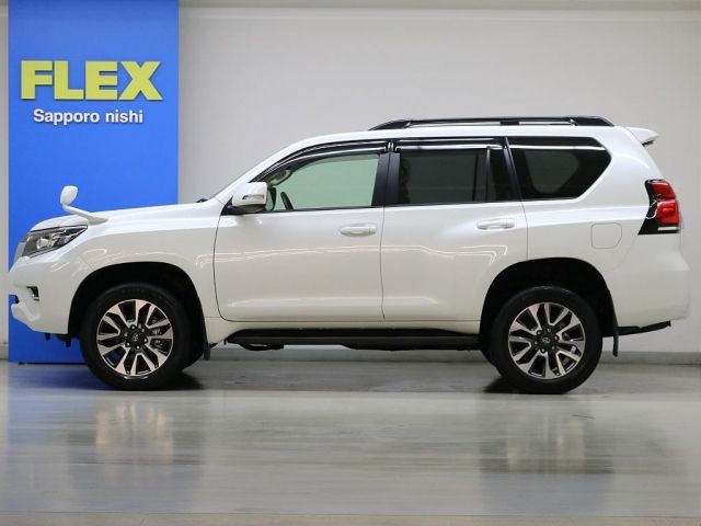 TOYOTA LANDCRUISER PRADO 2022