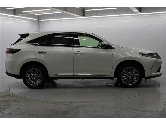 TOYOTA HARRIER 2WD 2017