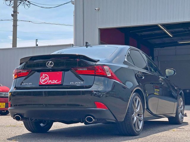 TOYOTA LEXUS IS200t 2015