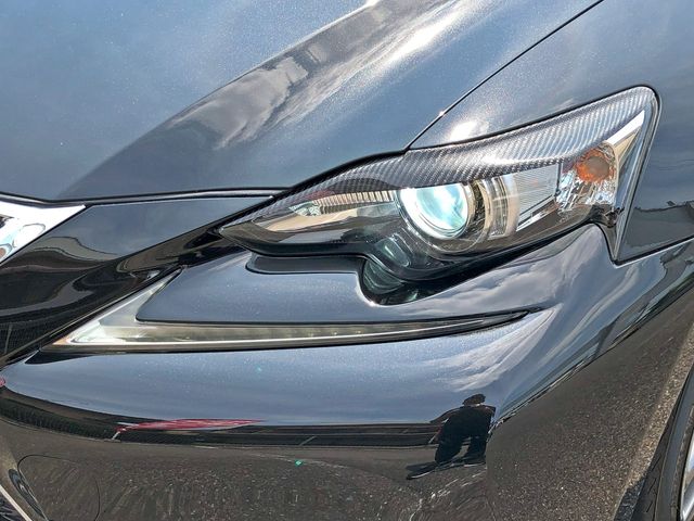 TOYOTA LEXUS IS200t 2015