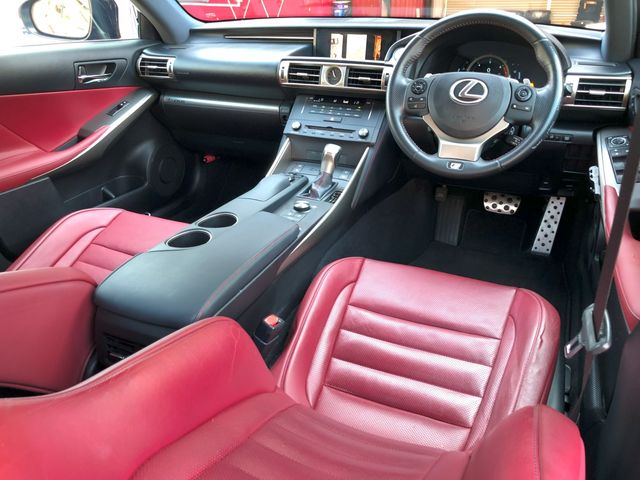 TOYOTA LEXUS IS200t 2015