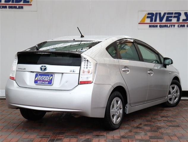 TOYOTA PRIUS 2011