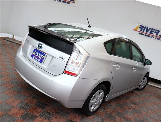TOYOTA PRIUS 2011